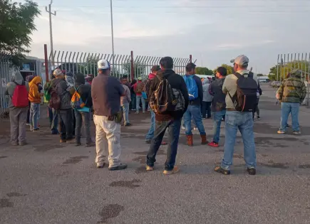 Contin&uacute;a protesta en invernadero de Santa Rita por utilidades