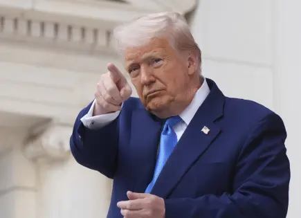 Trump rechaza que sea un cobarde por sus cambios constantes en las amenazas de aranceles