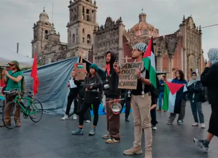 Exigen a Sheinbaum romper relaciones con Israel