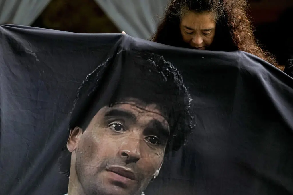 Suspensión del juicio a enfermera acusada por muerte de Maradona