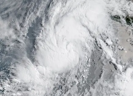 Tormenta tropical Alvin se forma en océano Pacífico
