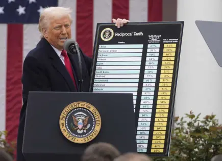 Nueva decisión judicial permite a Trump mantener aranceles