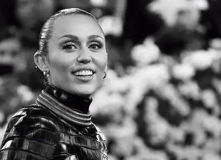 MILEY CYRUS ESTRENA SU NUEVO ÁLBUM