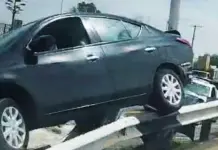 Fotos | Conductor choca y se trepa en contenci&oacute;n del Circuito Potos&iacute;
