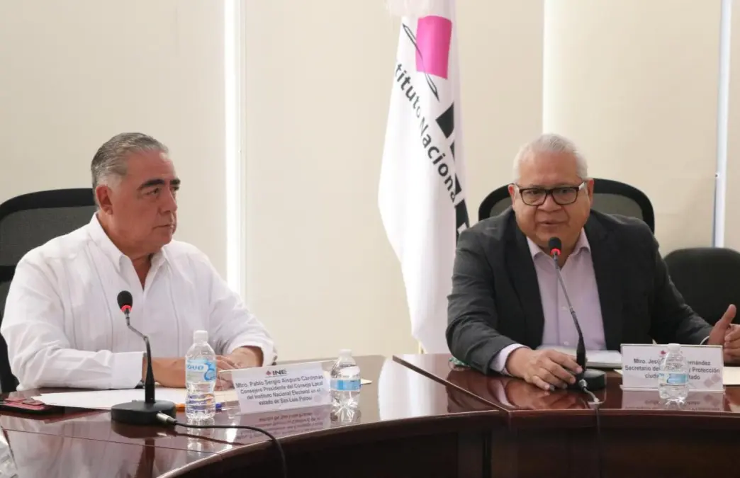 Jes&uacute;s Ju&aacute;rez Hern&aacute;ndez ( a la derecha)/ Foto: SSPC