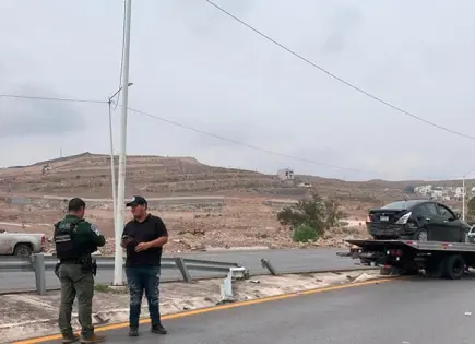 Auto choca con barrera en el Circuito Potosí