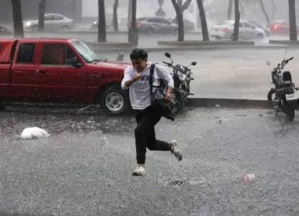 Tormenta tropical Alvin provocar&aacute; lluvias intensas en 15 estados del pa&iacute;s