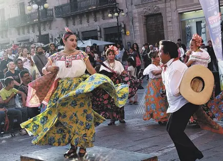 Intercambio folklórico México en el Corazón