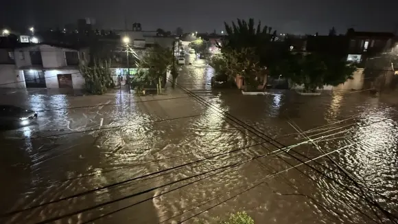 Tormenta desquicia a la zona metropolitana