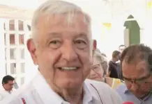 Reaparece AMLO y vota en Chiapas 