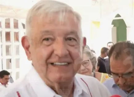 Reaparece AMLO y vota en Chiapas 