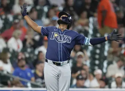 Junior Caminero conecta dos jonrones en paliza de los Rays a los Astros