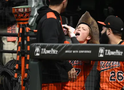 Orioles derrotan a Medias Blancas con jonrones decisivos