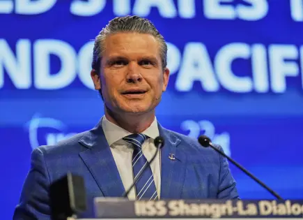 China critica a Hegseth por promover confrontación en lugar de paz