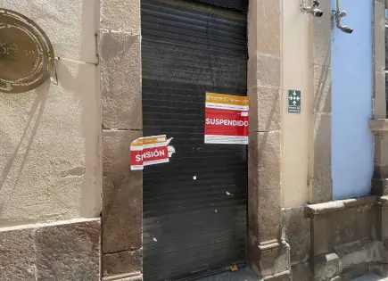 Clausuran 3 bares más por incumplir ley seca