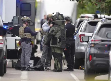 Hombre causa ataque con bombas molotov en Colorado