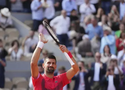 Novak Djokovic consigue su victoria número 100 en Roland Garros al superar a Cam Norrie Novak Djokovic consigue su victoria número 100 en Roland Garros al superar a Cam Norrie