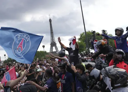 79 detenidos en Francia por celebraciones violentas del PSG 79 detenidos en Francia por celebraciones violentas del PSG