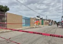 Toman k&iacute;nder en Soledad y denuncian riesgos en el inmueble