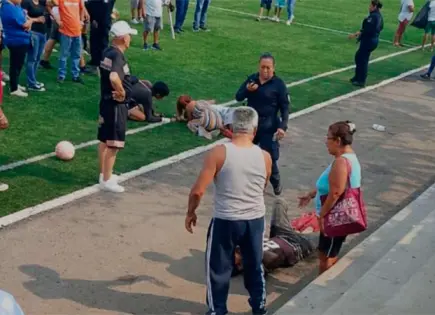 Hombres armados abren fuego en campo de fútbol de Morelos Hombres armados abren fuego en campo de fútbol de Morelos