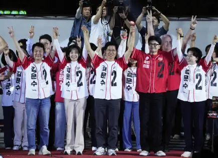 Candidato progresista Lee Jae-myung lidera sondeo en elecciones presidenciales de Corea del Sur