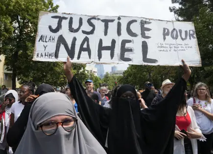 Policía francés será juzgado por muerte de joven en disturbios