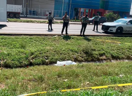 Hallan cuerpo frente a instalaciones de la Guardia Nacional