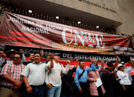 Maestros de la CNTE se reúnen con autoridades de Segob, SEP e ISSSTE en Ciudad de México