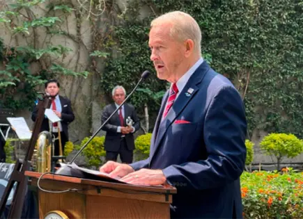 Embajador Ronald Johnson llama a México a enfrentar amenazas