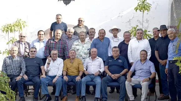 MIGUEL CELEBRA 65 AÑOS DE TRAYECTORIA PROFESIONAL