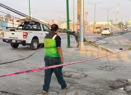 Caen postes de Telmex y CFE en carretera a Rioverde