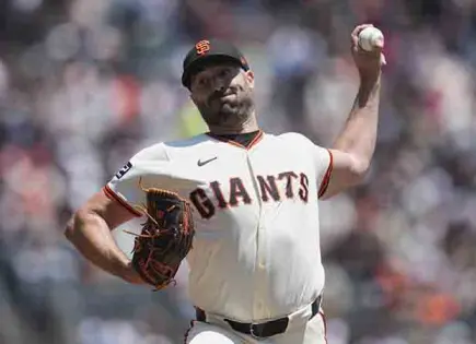 Alcanza Robbie Ray octava victoria con Gigantes