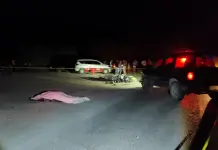 Muere motociclista en choque de frente Muere motociclista en choque de frente