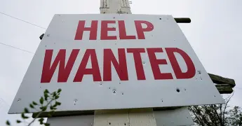 La contratación en EU se desacelera en mayo