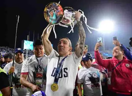 Cruz Azul hace oficial la salida de V. Sánchez