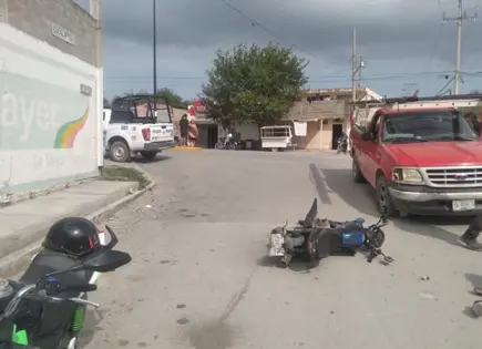 Desigual choque entre moto y carro
