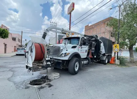 Retira Interapas casi una tonelada de basura en drenajes