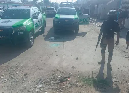 Vándalo causa daños a patrulla en La Virgen 