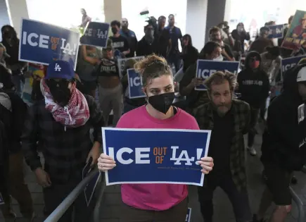 Gobierno de México preocupado por redadas del ICE en Los Ángeles