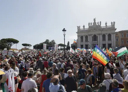 Miles de manifestantes marchan en Roma contra la guerra en Gaza