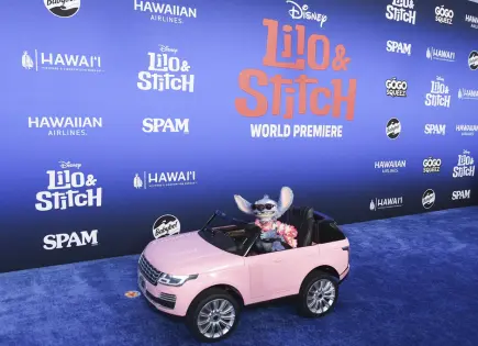 Lilo & Stitch lidera en taquilla por tercera semana consecutiva