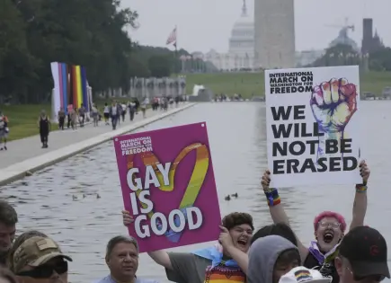 Marcha del orgullo gay en EEUU se convierte en protesta contra Trump