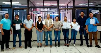 Dan certificados del programa Alfabetizatec 2025