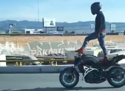 Video | Motociclistas realizaban acrobacias prohibidas en la 57