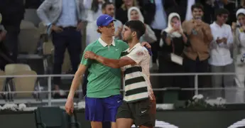 Carlos Alcaraz vence a Jannik Sinner en final histórica del Abierto de Francia