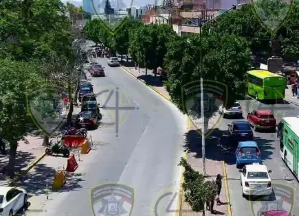 Jubilados de la FGE bloquean Eje Vial