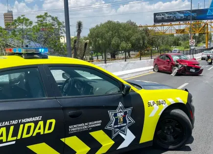 Video | Cuantiosos daños en choque frente a Plaza Citadella