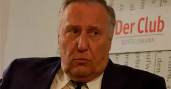 Fallece el escritor de thriller Frederick Forsyth a los 86 años