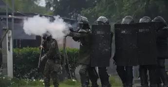 Defensoría del Pueblo de Panamá cuestiona uso excesivo de gases por policía