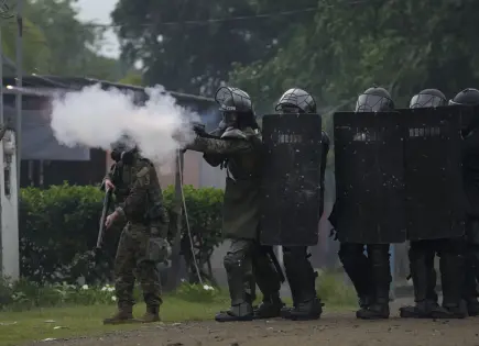 Defensoría del Pueblo de Panamá cuestiona uso excesivo de gases por policía